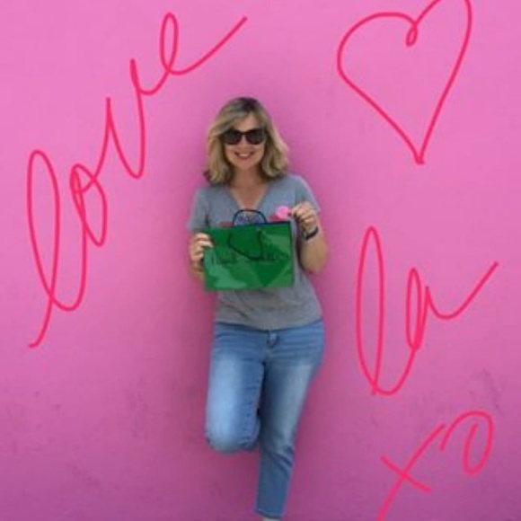 Meet your Posher, Veronica - Picture 1 of 5